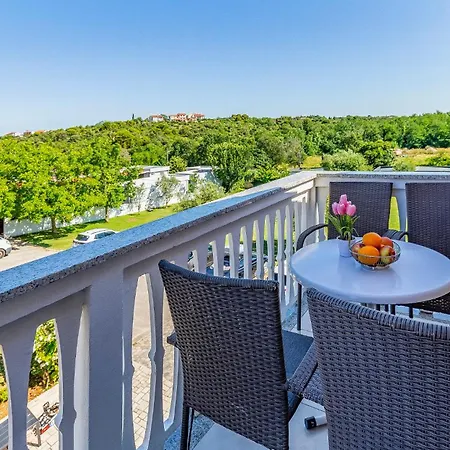 Rok Apartman *